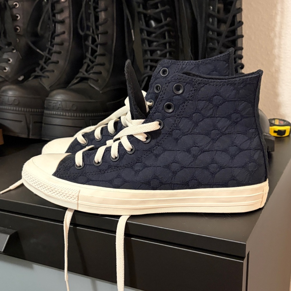 NEW Quilted Navy Converse All Stars